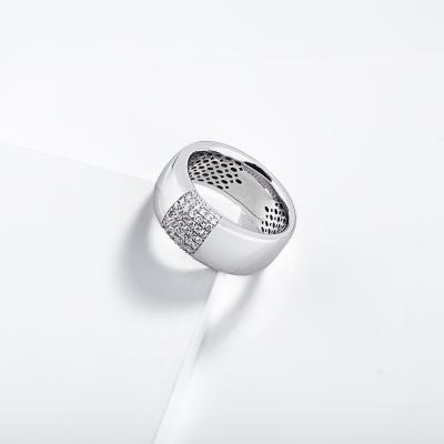 18k white gold band ring men with diamonds