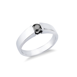 18k white gold solitaire ring with black diamond