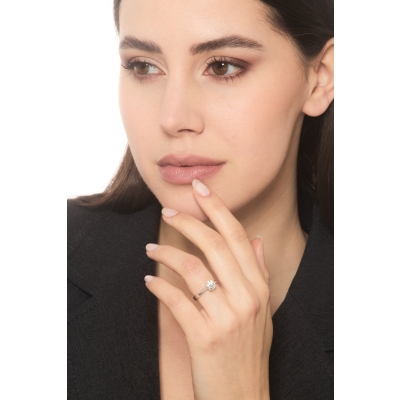 Solitaire ring in white gold 18k with diamond, 0,90 ct