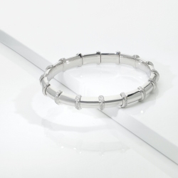 18k white gold stretch bracelet with diamonds
