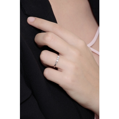 18k White Gold Trilogy Ring with Diamonds, 0.30 ct