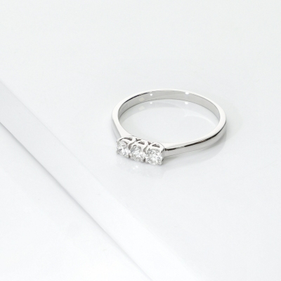 18k White Gold Trilogy Ring with Diamonds, 0.30 ct