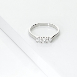 Trilogy Ring 18k White Gold with Diamond 