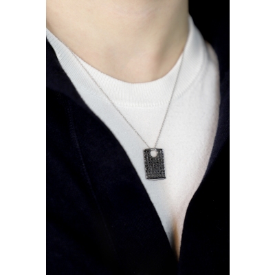 18k white gold necklace with pavè black diamonds pendant