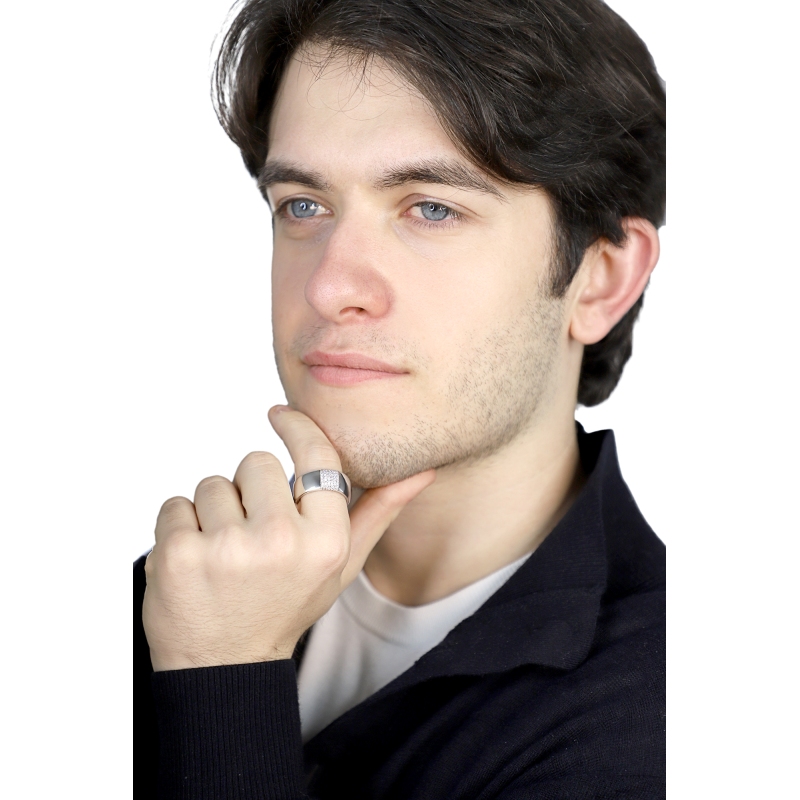 18k white gold band ring men with diamonds