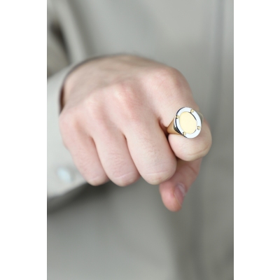 Men nautical signet oval ring in 18kt gold