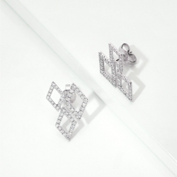18k white gold earrings with diamond rhombus