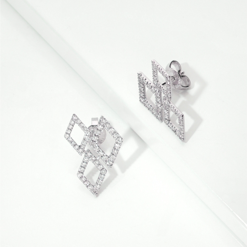 18k white gold earrings with diamond rhombus
