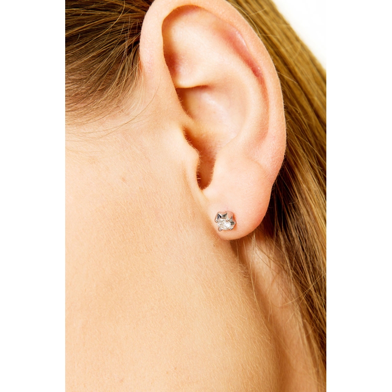White gold 18k 4 prong-set diamond single earring 