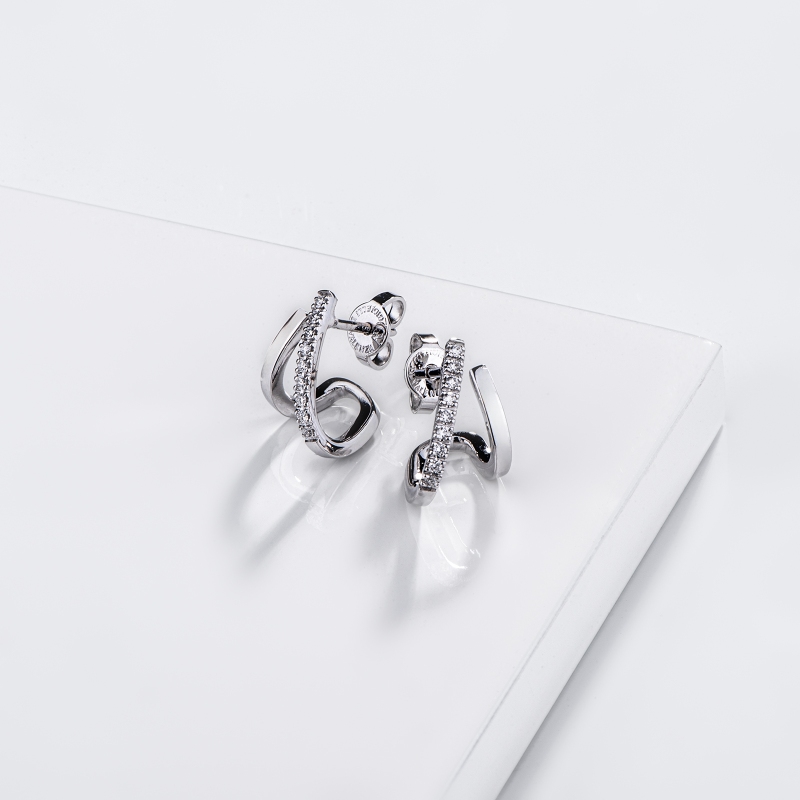 18k white gold diamond design earrings
