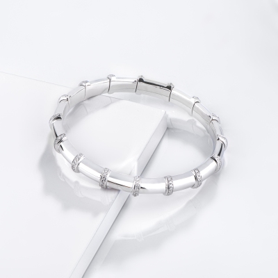 18k white gold stretch bracelet with diamonds