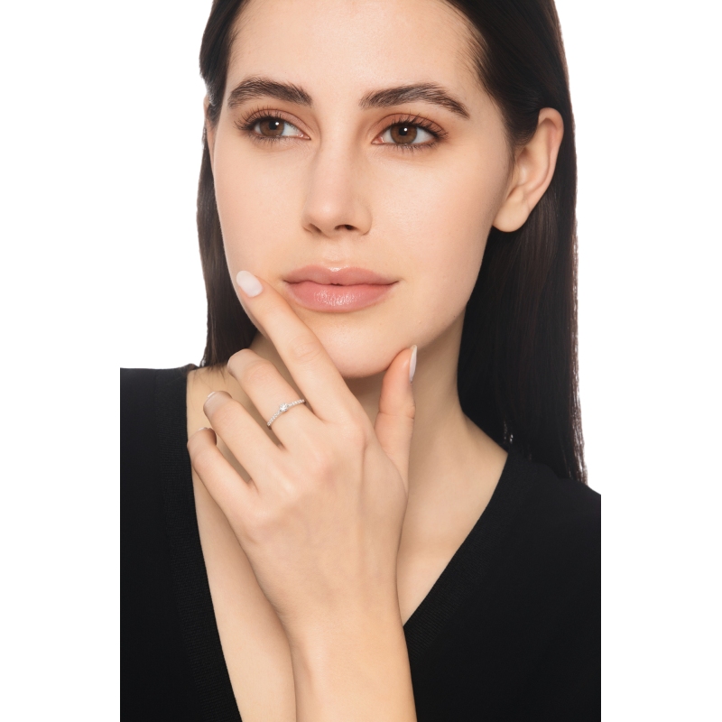 Solitaire type ring white gold 18k with diamonds round cut