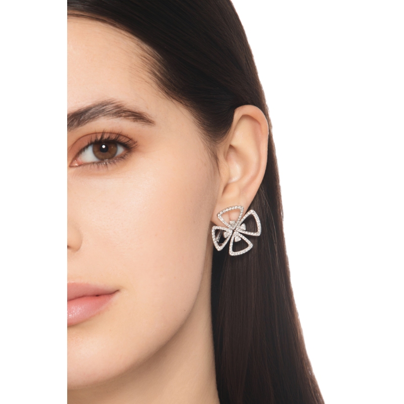 Flower diamond earrings in white gold 18k