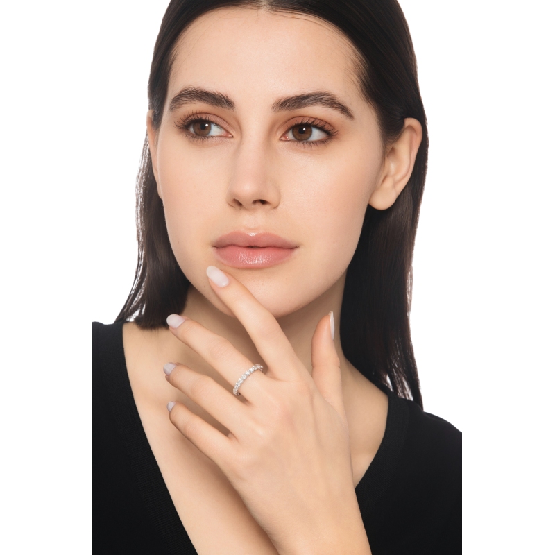 18k white gold eternity diamonds ring