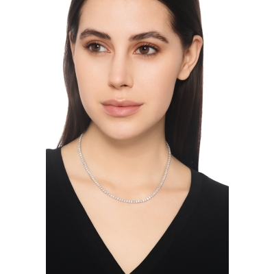 18k white gold linear tennis necklace with diamonds