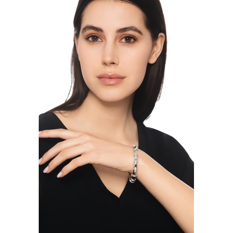 18k white gold stretch bracelet with diamonds