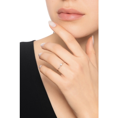 18k white gold classical solitaire with diamond 0.10 ct