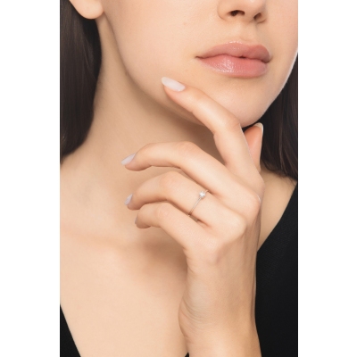 Solitaire in white gold 18k with a 0.15 ct diamond