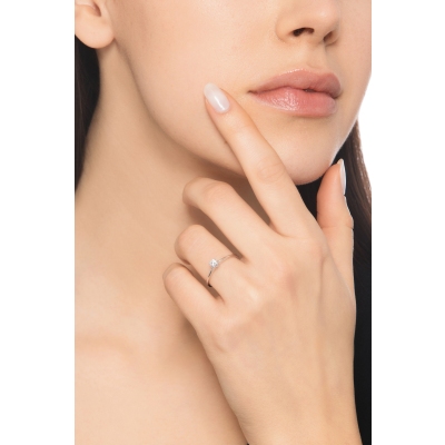 4 claw solitaire 0,20 ct diamond ring white gold 18k