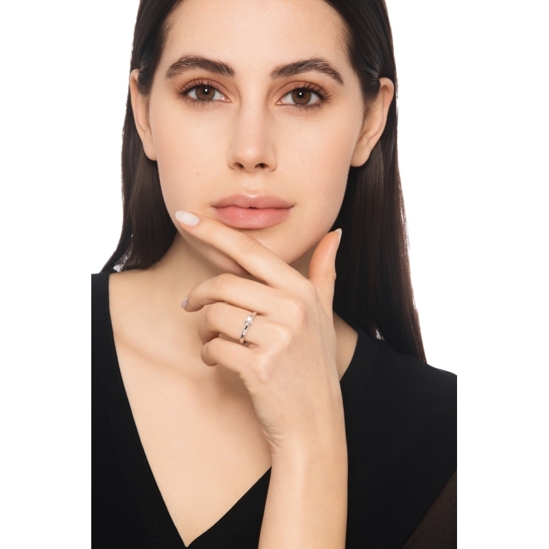 4 claw solitaire ring with a 0,20 ct diamond