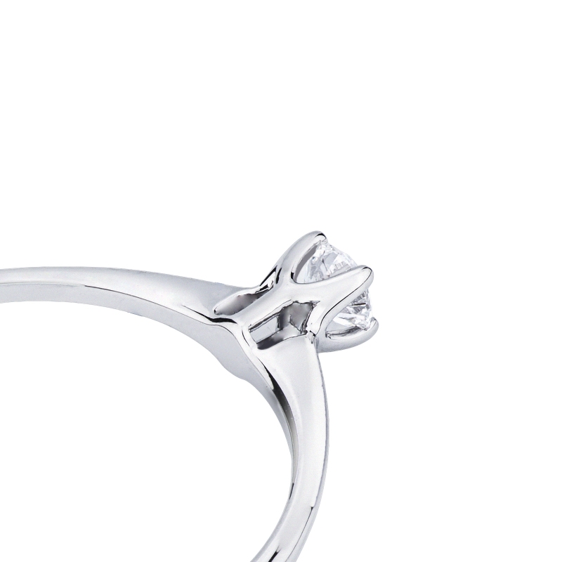 Solitaire in white gold 18k with a 0.15 ct diamond