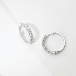 Diamond hoop earrings in white gold 750