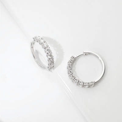 Diamond hoop earrings in white gold 750
