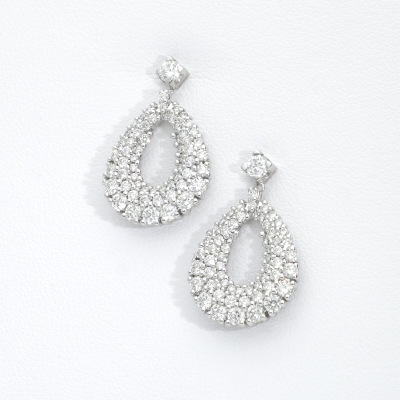 Drop diamond earrings in white gold 18k