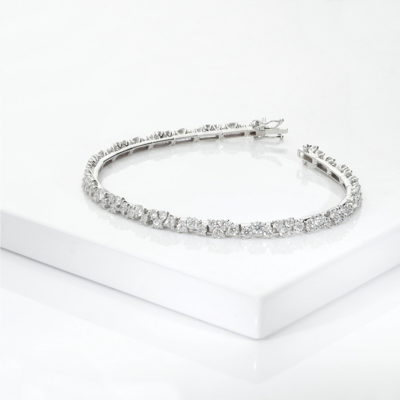 Design diamond bracelet in white gold 18k
