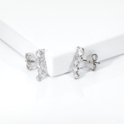18k white gold modern design diamond earrings