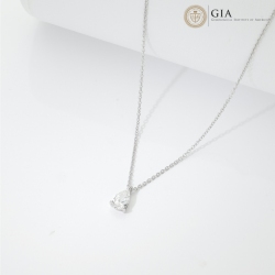 Necklace with diamond pear cut 0.70ct GIA in white gold 18k