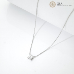 Necklace with diamond princess cut 0.70ct GIA in white gold 18k