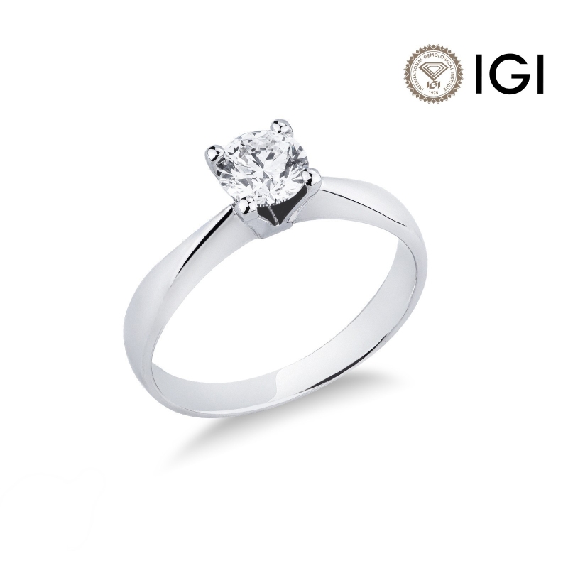 4 claw white gold 18k solitaire ring with a 0,90 ct diamond 