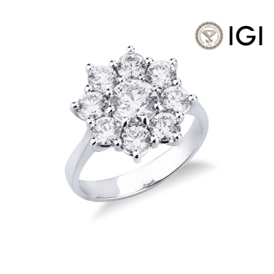 750 white gold diamond flower ring