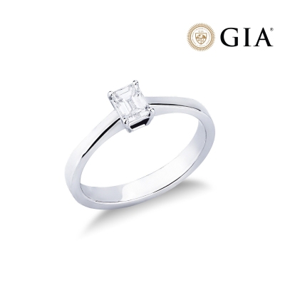 Engagement ring with a diamonds emerald cut 0.50 ct GIA in white gold 18k
