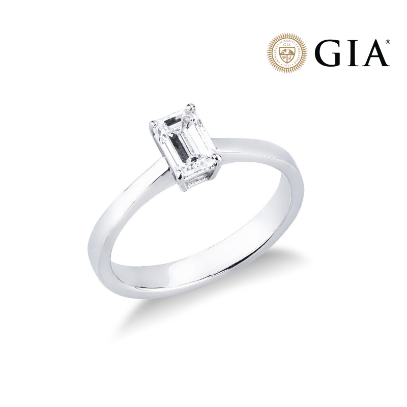 Ring with diamond emerald cut 0.70 ct GIA in white gold 18k 
