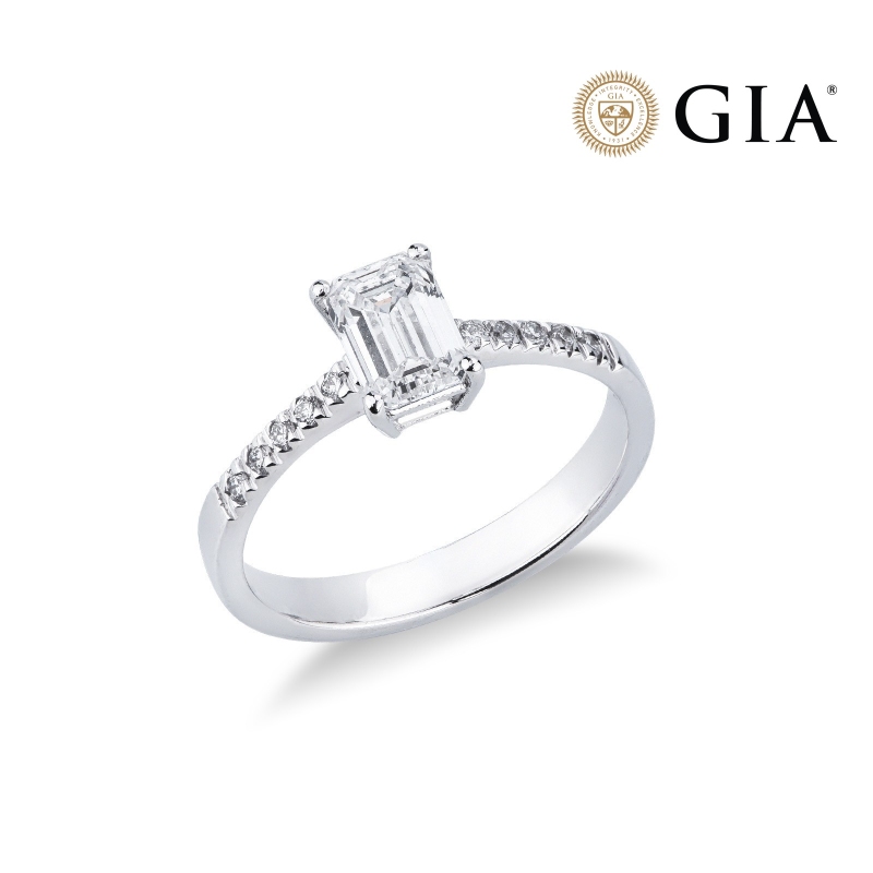 Solitaire ring with emerald cut 1.00ct GIA in white gold 18k