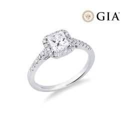 Solitaire ring with diamond princess cut 0.70ct GIA in white gold 18k
