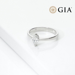 Ring with diamond marquise cut 0.50ct GIA in white gold 18k