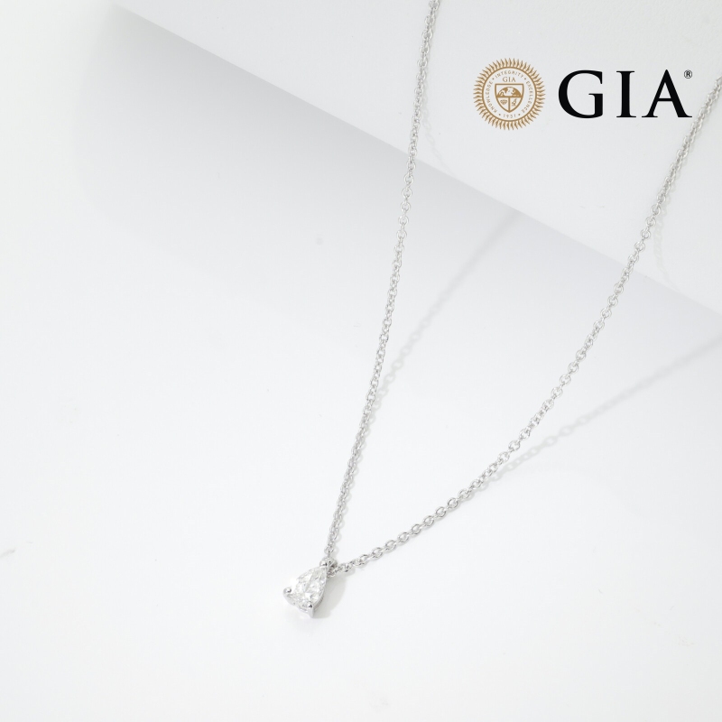 Necklace with diamond pear cut 0.30ct GIA in white gold 18k