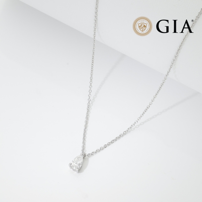 Necklace with diamond pear cut 0.50ct GIA in white gold 18k
