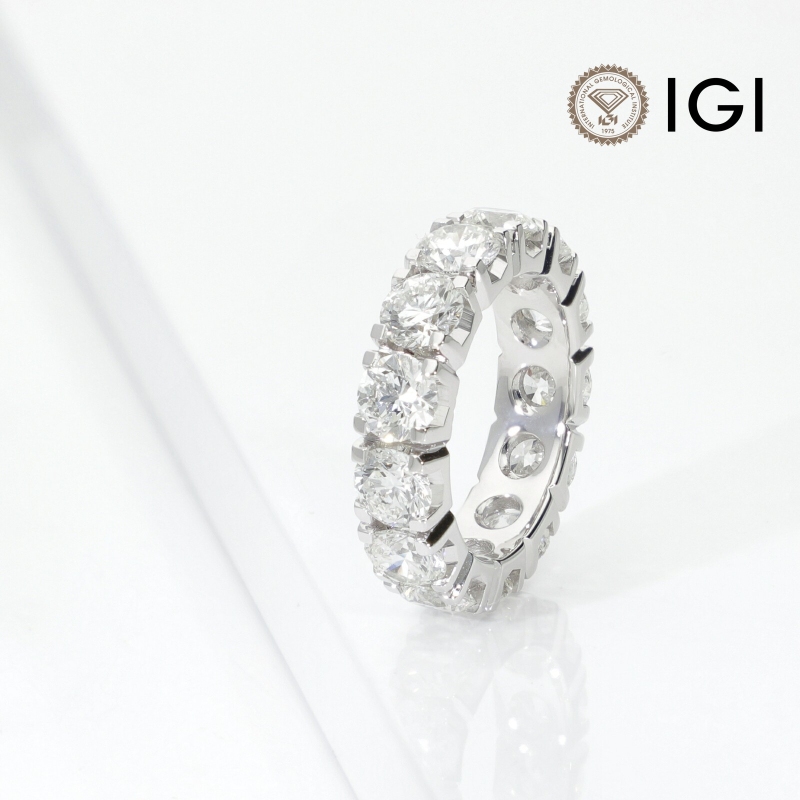18k white gold eternity ring with IGI certified F VS diamonds