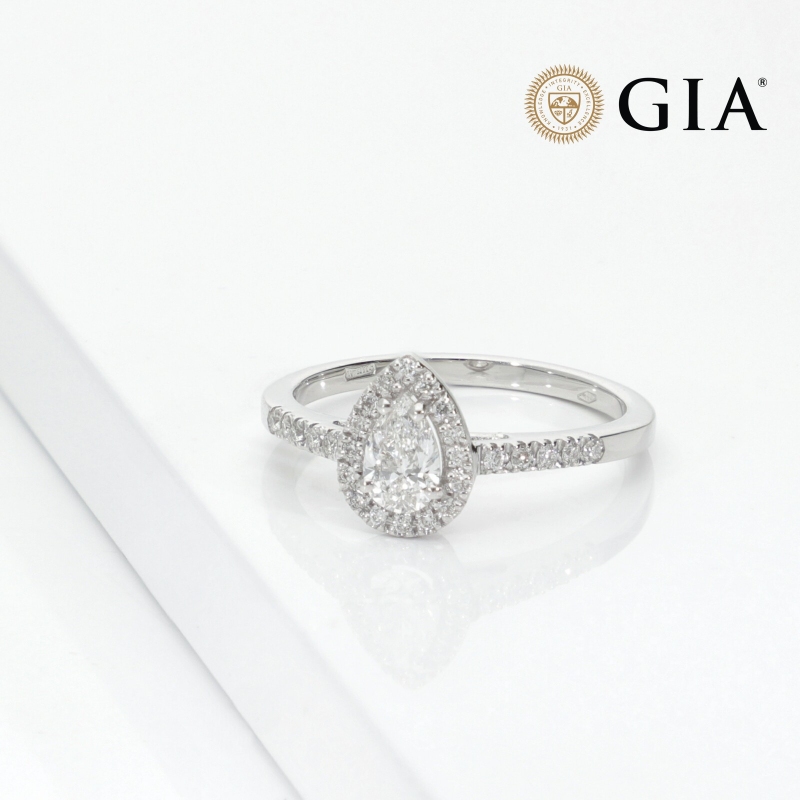 Ring with a diamond pear cut 0.40 ct GIA in 18k white gold