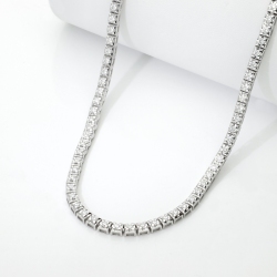 Pyramid linear tennis necklace in white gold 18k with diamonds