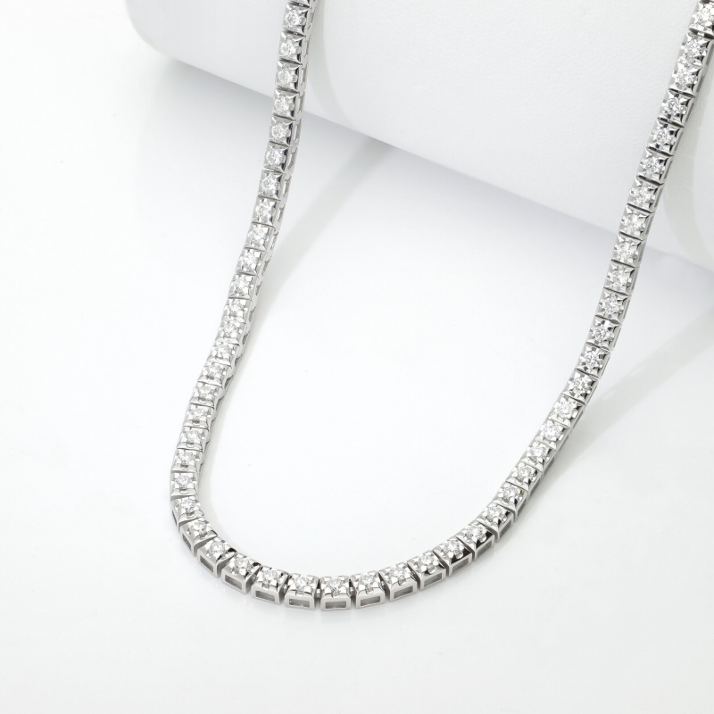 Pyramid linear tennis necklace in white gold 18k with diamonds