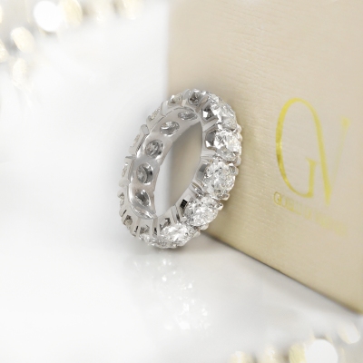 18k white gold eternity ring with IGI certified F VS diamonds
