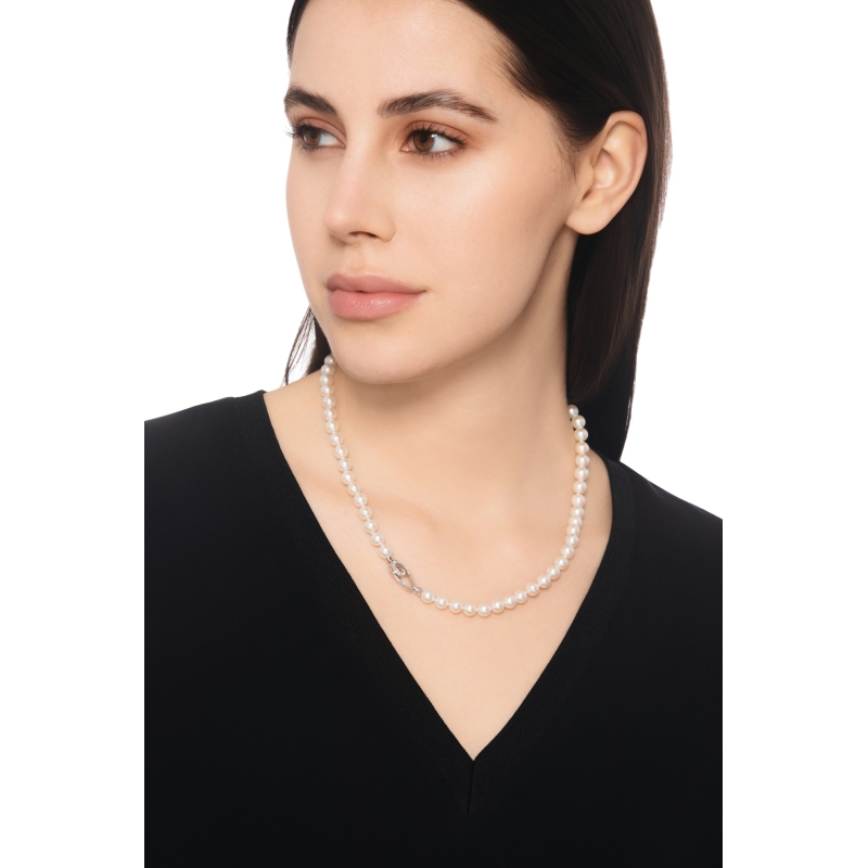 Necklace with pearls and diamonds 
