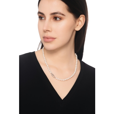 Necklace with pearls and diamonds 