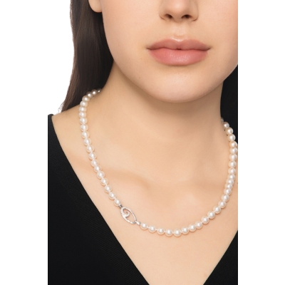 Necklace with pearls and diamonds 
