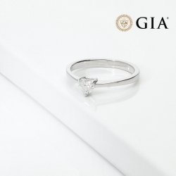 Ring with a diamond heart cut 0.30ct GIA in 18k white gold